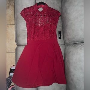 (M) Lulus DRESS New Maroon lace dress, open back, stretch